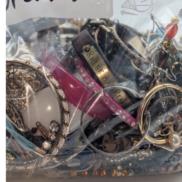 Jewelry Lot Goldie Repurpose Bag Over 4 Pounds Beads & Possible Wearable Pieces - Picture 6 of 7